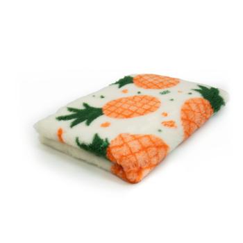 Vet Bed 150 × 100 cm – creme mit Ananas