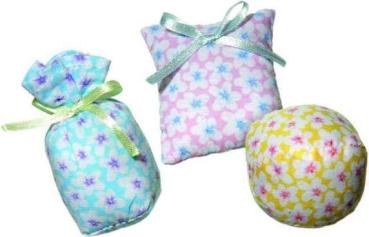 Karlie Kitty Kidz First Toy Katzenspielzeug-Set mit Catnip – 3-teilig (Ball, Kissen, Säckchen), ca. 5-6 cm